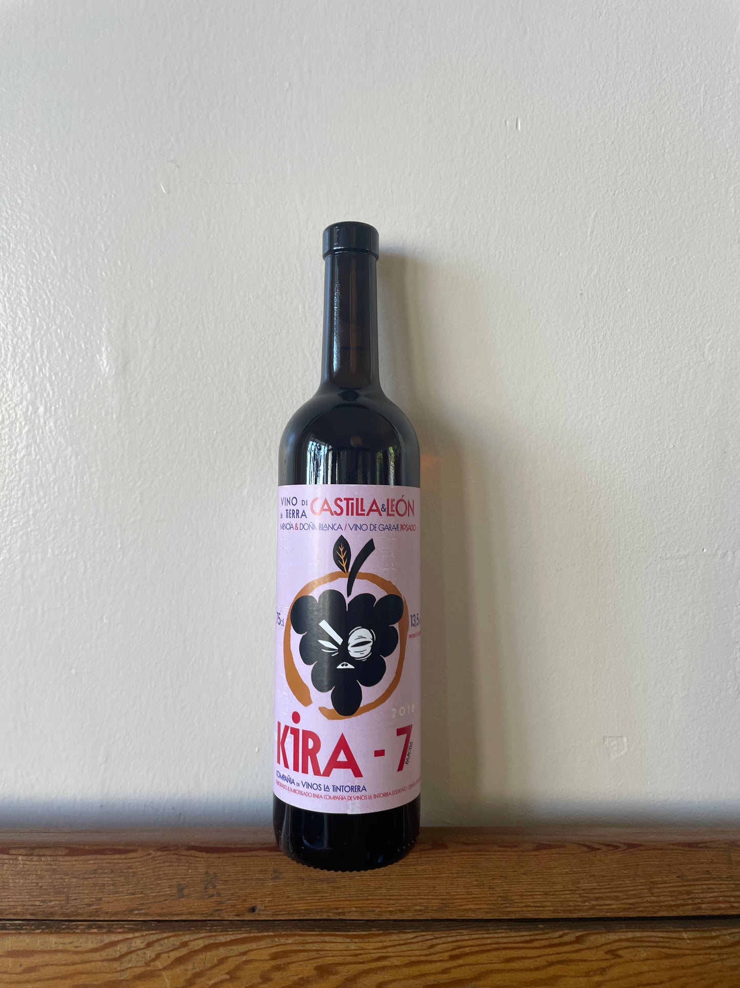 Tintorera Kira-7 2018